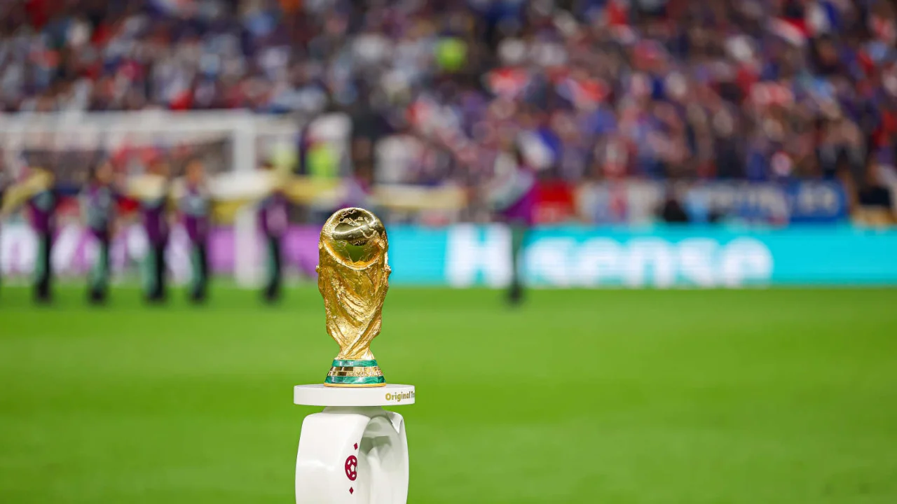 阿扎伦卡巅峰对决，姆巴佩与90激战MAD分钟，败北胜负难料！