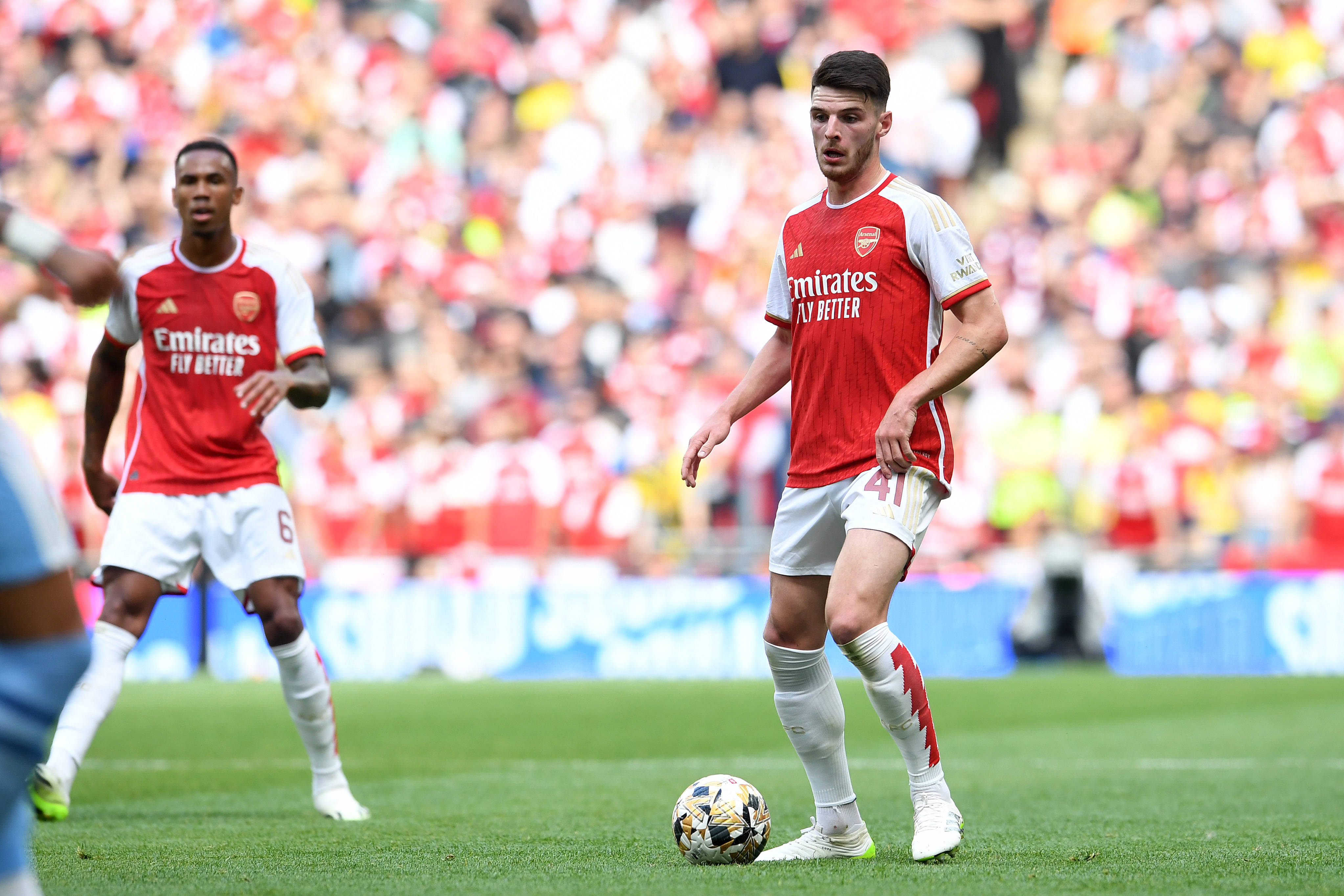 哈兰德意外战胜澳大利亚队，最后时刻胜出引爆全场！